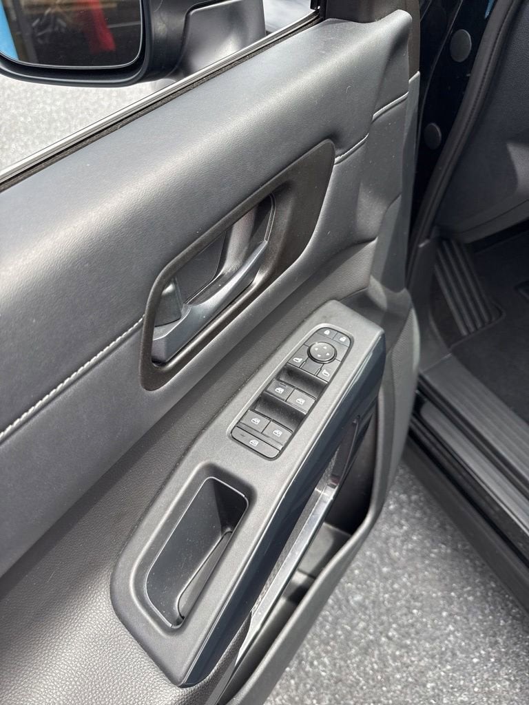 2024 Nissan Pathfinder SV 4WD