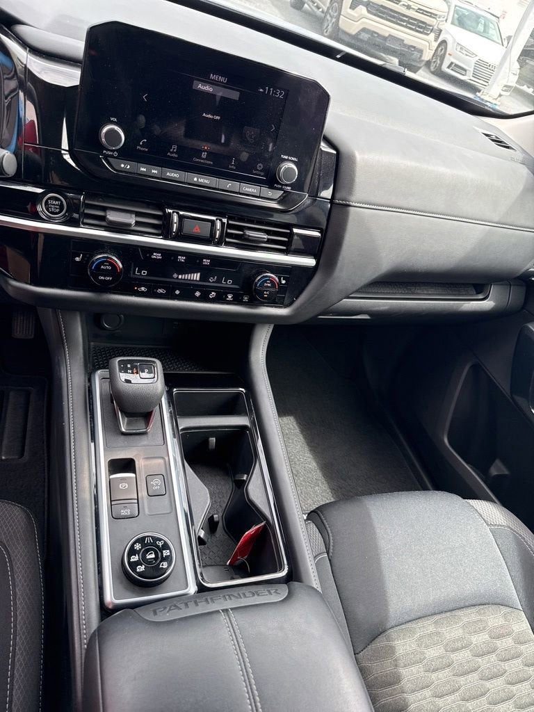 2024 Nissan Pathfinder SV 4WD