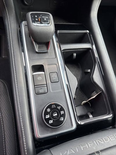 2024 Nissan Pathfinder SV 4WD