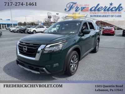 2025 Nissan Pathfinder SL