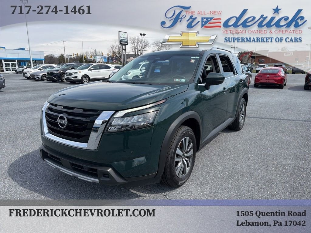 2025 Nissan Pathfinder SL