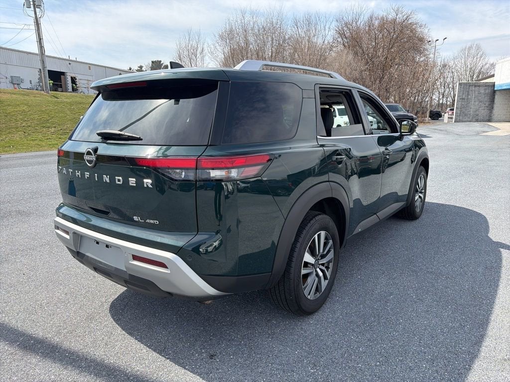 2025 Nissan Pathfinder SL