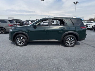 2025 Nissan Pathfinder SL