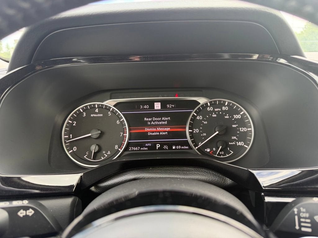 2025 Nissan Pathfinder SL