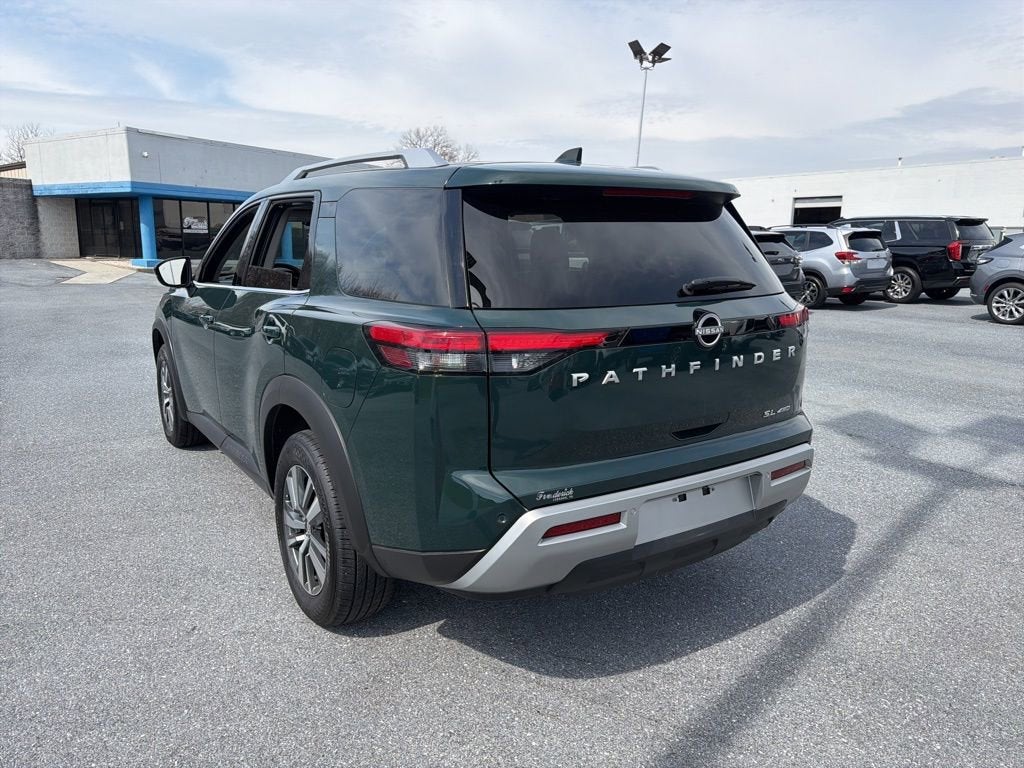 2025 Nissan Pathfinder SL