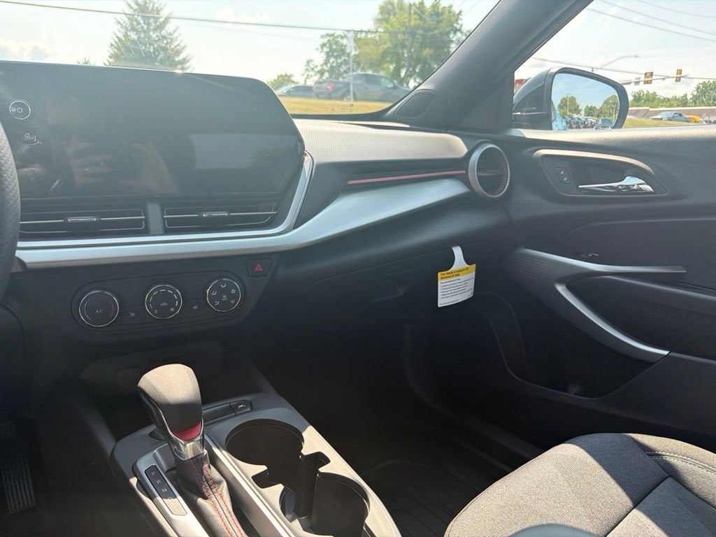 2026 Chevrolet Trax RS - Photo 15