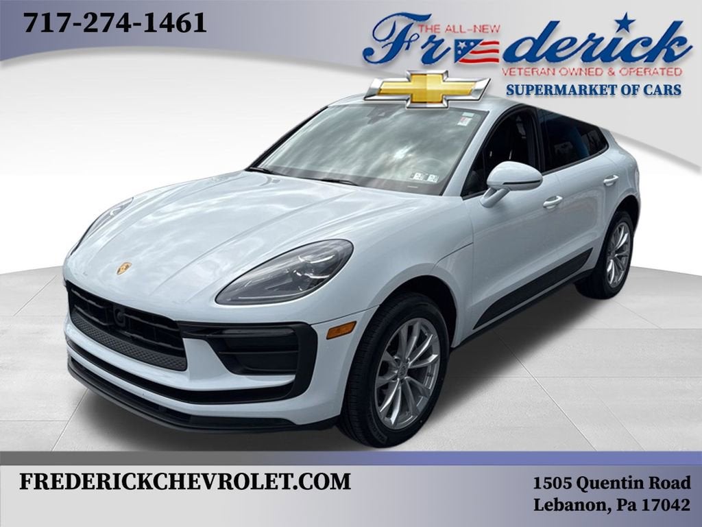 2024 Porsche Macan T's photo
