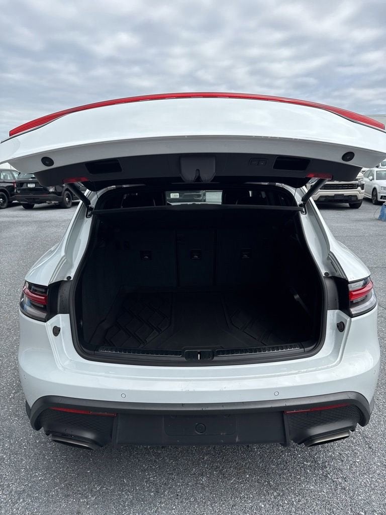 2024 Porsche Macan T
