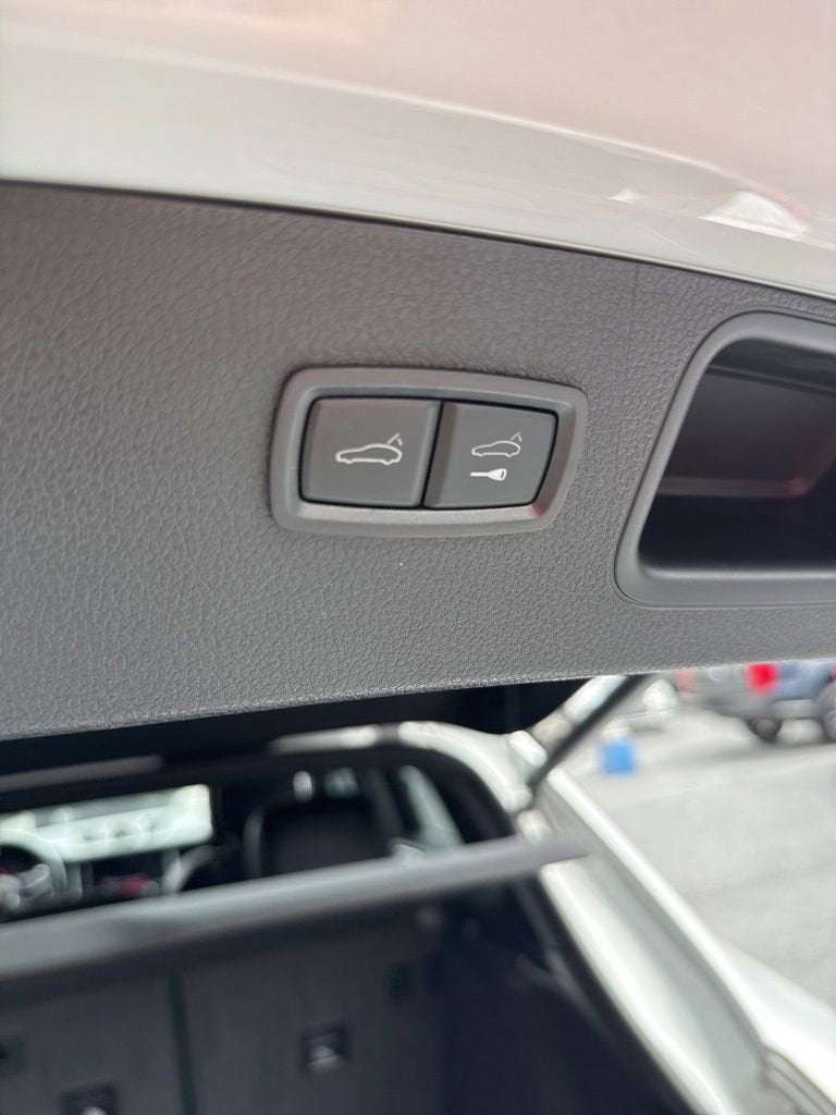 2024 Porsche Macan T
