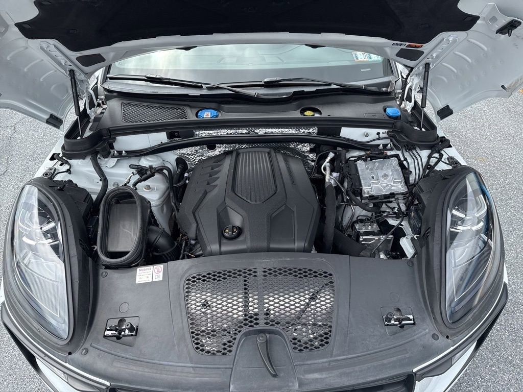 2024 Porsche Macan T