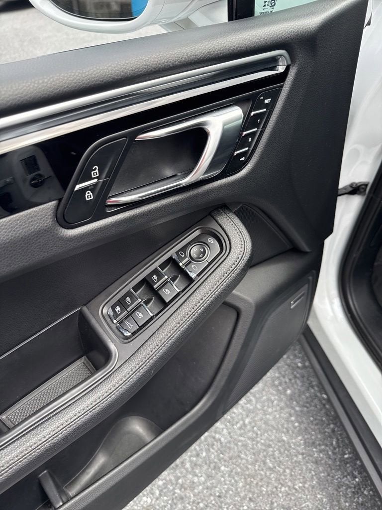 2024 Porsche Macan T