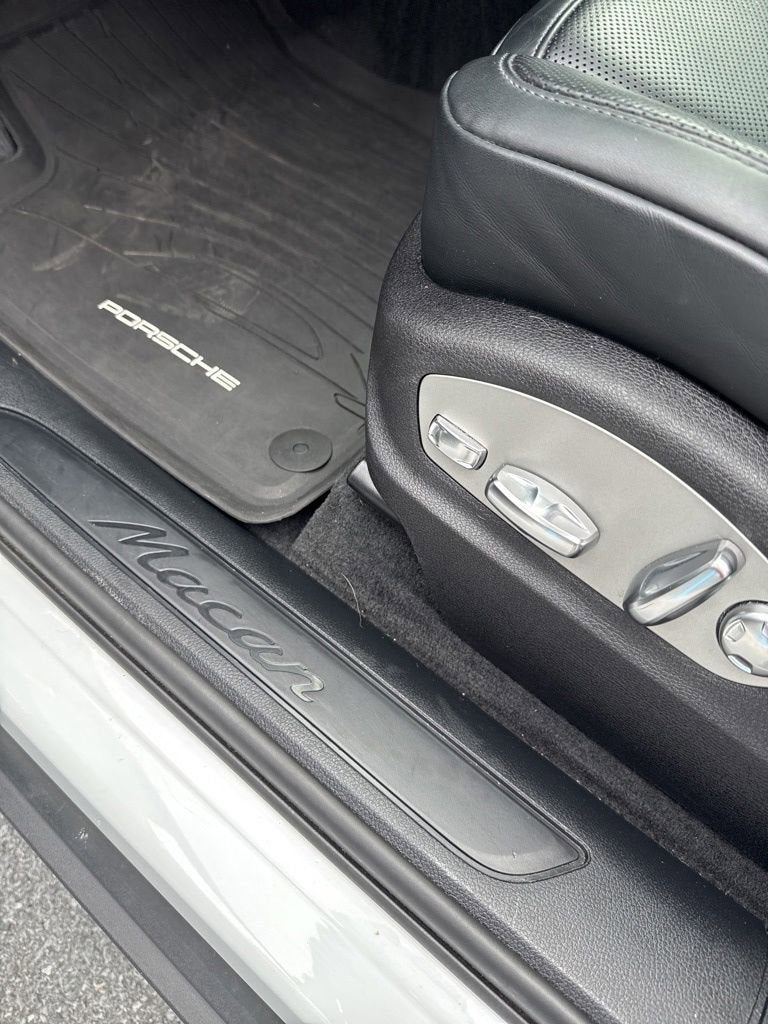2024 Porsche Macan T