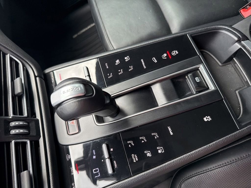 2024 Porsche Macan T
