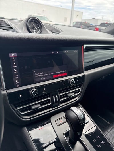 2024 Porsche Macan T