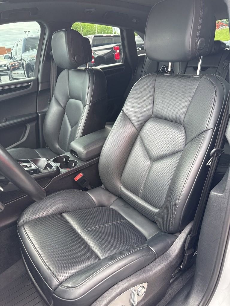 2024 Porsche Macan T