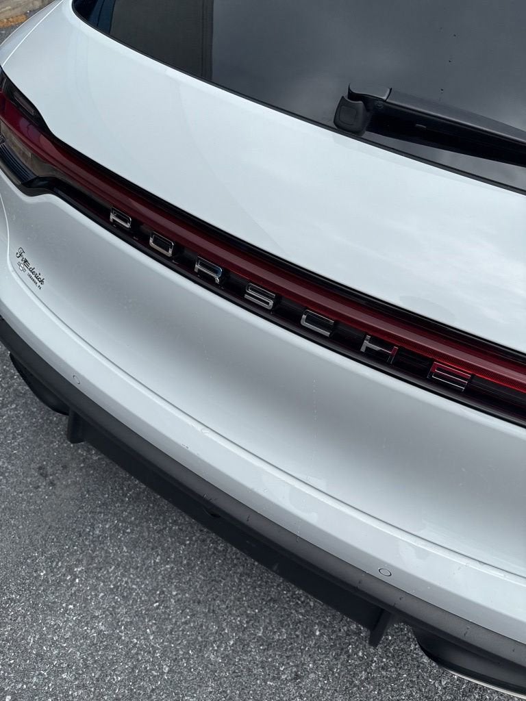 2024 Porsche Macan T